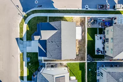 576 E Hearth Ln, Eagle Mountain, UT 84005 - Photo 7