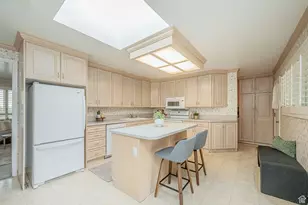 209 E Dorchester Dr N, Salt Lake City, UT 84103 - Photo 9