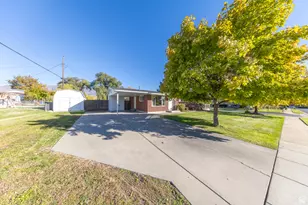 1884 N Alder St E, Layton, UT 84041 - Photo 31