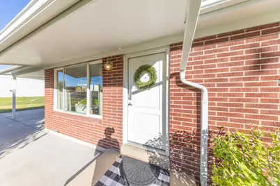 1884 N Alder St E, Layton, UT 84041 - Photo 5