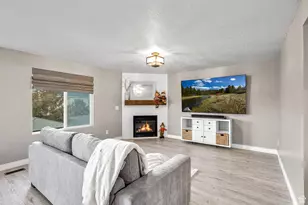 2844 S Island Fox Ln, Saratoga Springs, UT 84045 - Photo 9