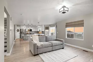 2844 S Island Fox Ln, Saratoga Springs, UT 84045 - Photo 11