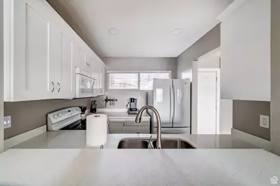 7327 S Springcrest Ct E #10, Midvale, UT 84047 - Photo 9