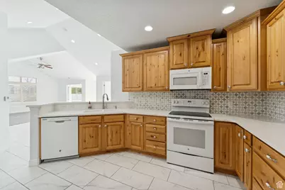 877 W 1920 S #C, Syracuse, UT 84075 - Photo 11