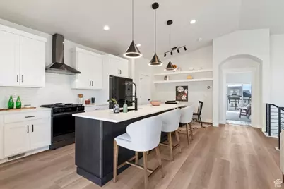 572 S Elena Ln, Ogden, UT 84404 - Photo 9