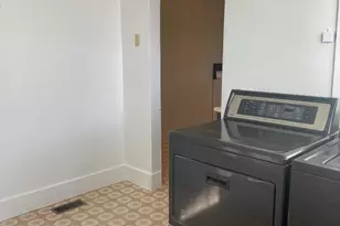 25 W Main St, Moroni, UT 84646 - Photo 27