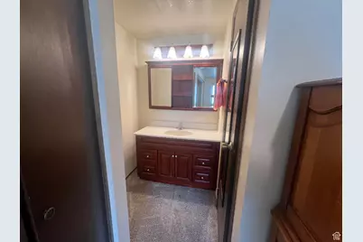 819 Castle Gate Cir, Helper, UT 84526 - Photo 19