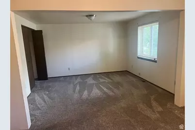 819 Castle Gate Cir, Helper, UT 84526 - Photo 17