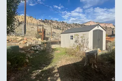 819 Castle Gate Cir, Helper, UT 84526 - Photo 31