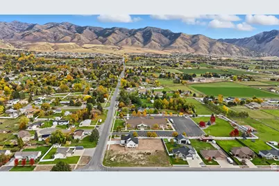 76 W 200 S, Hyde Park, UT 84318 - Photo 9