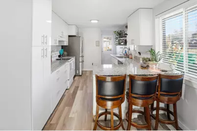 186 Sycamore Cir, Clearfield, UT 84015 - Photo 5