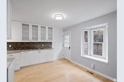 668 E Cobblestone Ln S, Midvale, UT 84047 - Photo 9