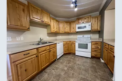 8198 N Cedar Springs Rd #T6, Eagle Mountain, UT 84005 - Photo 5