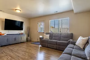 210 S Tamarak Cir W, Lehi, UT 84043 - Photo 7