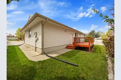 704 W Daisy Ln S, Murray, UT 84123 - Photo 3