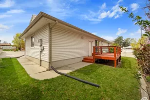 704 W Daisy Ln S, Murray, UT 84123 - Photo 3