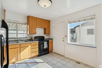 993 S Montgomery St W, Salt Lake City, UT 84104 - Photo 9