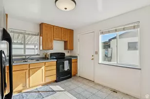 993 S Montgomery St W, Salt Lake City, UT 84104 - Photo 9