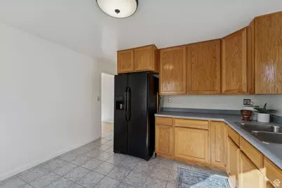 993 S Montgomery St W, Salt Lake City, UT 84104 - Photo 13