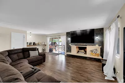 2067 W 4750 S, Roy, UT 84067 - Photo 7