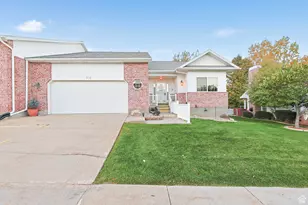 558 S Oak Ln E, Tooele, UT 84074 - Photo 3