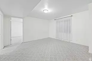 558 S Oak Ln E, Tooele, UT 84074 - Photo 17