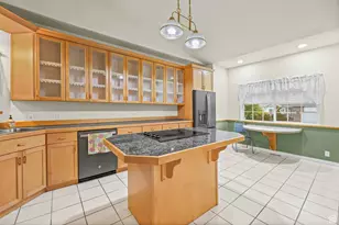 558 S Oak Ln E, Tooele, UT 84074 - Photo 37