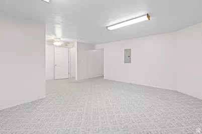 558 S Oak Ln E, Tooele, UT 84074 - Photo 13