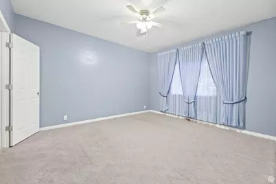 558 S Oak Ln E, Tooele, UT 84074 - Photo 5