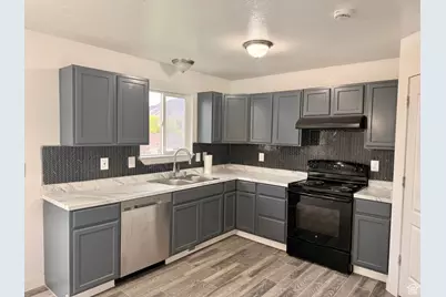 475 E 1310 N, Tooele, UT 84074 - Photo 9