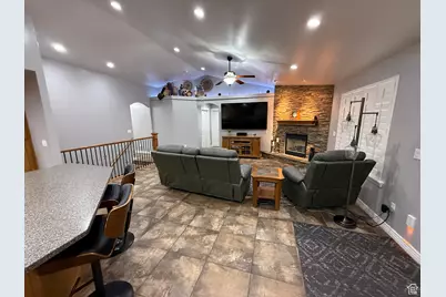 818 N 2625 W, Layton, UT 84041 - Photo 15