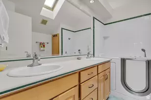 5200 S Clover Meadow Dr, Murray, UT 84123 - Photo 13