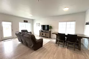 424 W Domain Ln S, Grantsville, UT 84029 - Photo 9