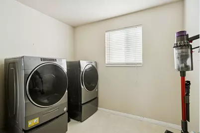 876 N Fox Run Dr, Tooele, UT 84074 - Photo 23