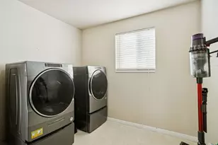 876 N Fox Run Dr, Tooele, UT 84074 - Photo 23