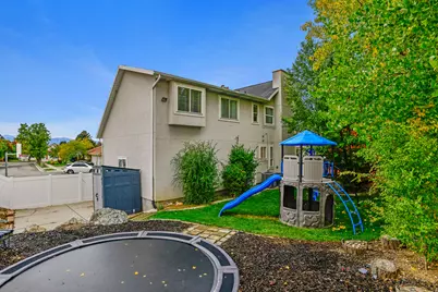 2201 E Pink Coral Cir, Cottonwood Heights, UT 84121 - Photo 33