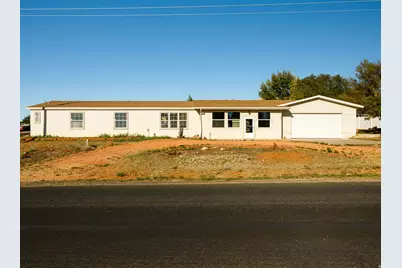 1686 S Powell Dr, Kanab, UT 84741 - Photo 1