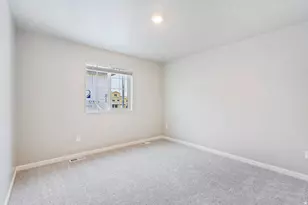 39 E Broadway Dr, Saratoga Springs, UT 84045 - Photo 11