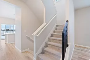 39 E Broadway Dr, Saratoga Springs, UT 84045 - Photo 3