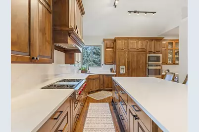 2026 E Tivoli Hills Ct, Draper, UT 84020 - Photo 11