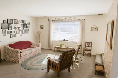 561 E 250 N, Vernal, UT 84078 - Photo 3