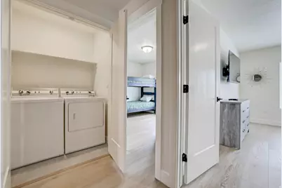 1301 E Vista Roja Pl, Washington, UT 84780 - Photo 33