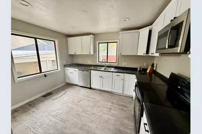 835 E Franklin St, Ogden, UT 84403 - Photo 7