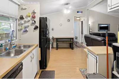 386 N Marlette Dr W, Ogden, UT 84404 - Photo 9