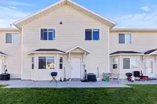 284 W 20 N, Hyrum, UT 84319 - Photo 27