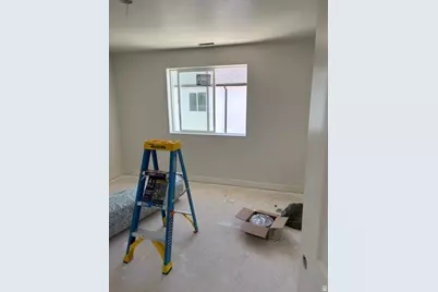 2633 N 2080 W #180, Clinton, UT 84015 - Photo 3