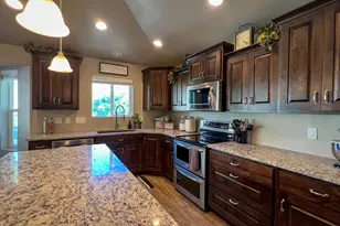 2072 N 275 E, North Ogden, UT 84414 - Photo 7