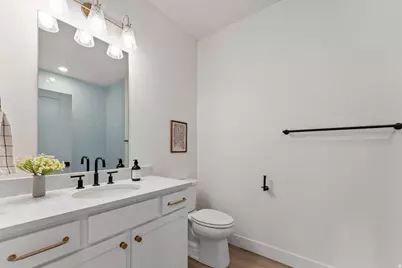 757 W Periwinkle Ln #201, Saint George, UT 84790 - Photo 9