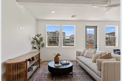 757 W Periwinkle Ln #201, Saint George, UT 84790 - Photo 3