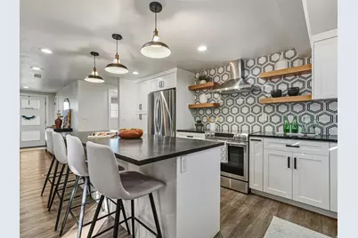 6851 S 2300 E, Cottonwood Heights, UT 84121 - Photo 11